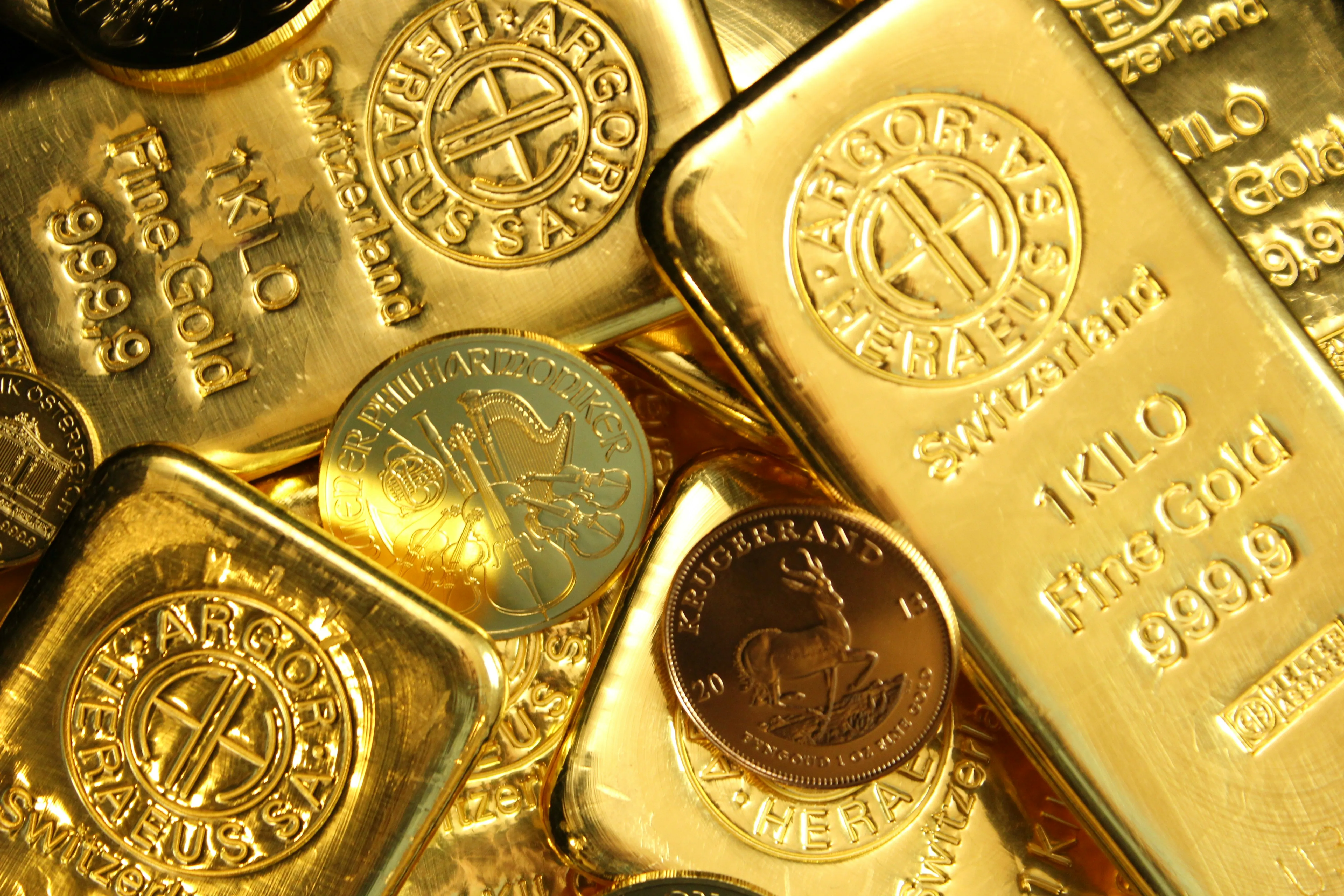 Biểu tượng mã hóa SSL với khóa an toàn và dữ liệu được bảo vệ trong ứng dụng atm99